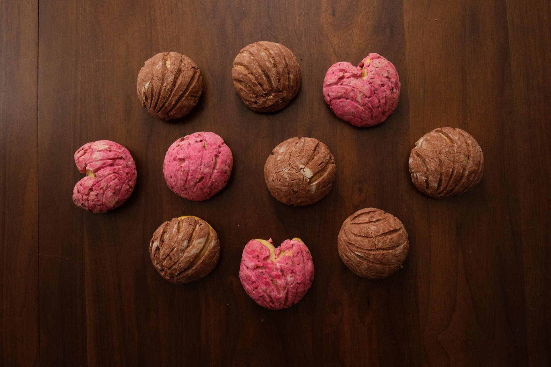 Vegan conchas on wooden surface